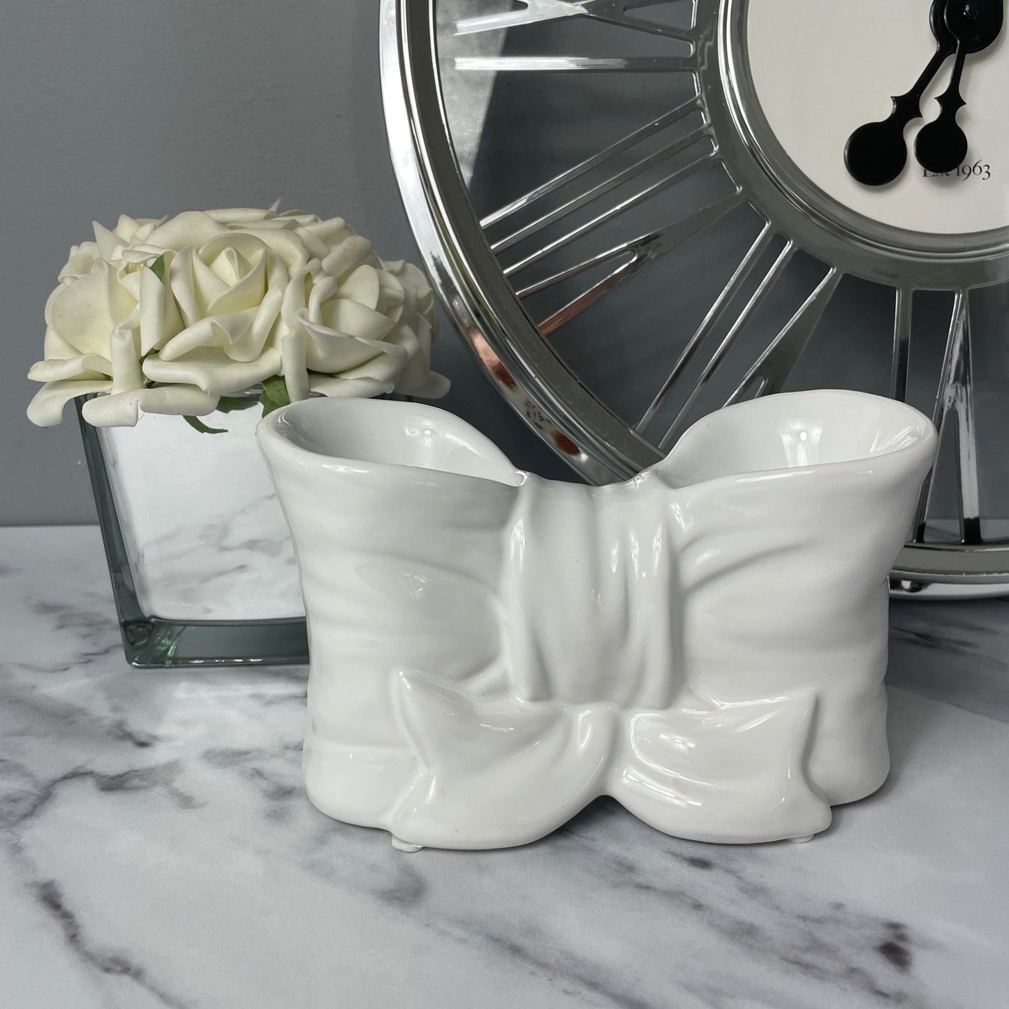 Double Bow Ceramic Wax/Oil Burner - White